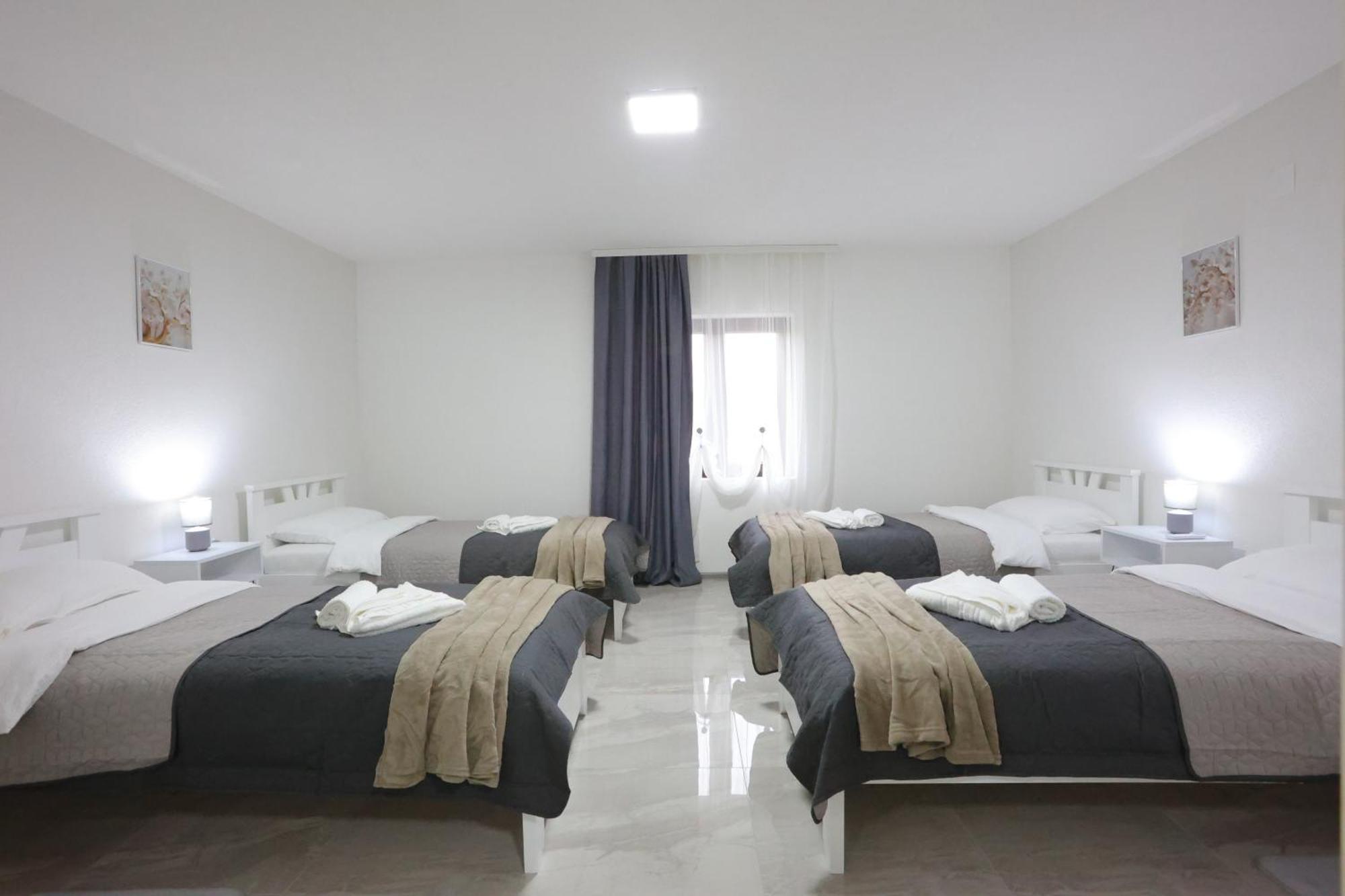 Ivan'S Guesthouse Paraćin 外观 照片
